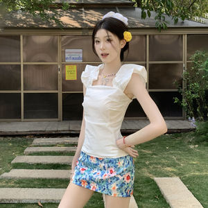 Top blanc chic d'été pour femme, coupe ajustée, taille cintrée, style débardeur à épaules dénudées, idéal pour les vacances à la plage - Product Image 5