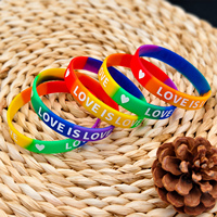 LOVE IS LOVE Bracelet en silicone imperméable arc-en-ciel pour la Saint-Valentin, événements, fêtes, activités, logo personnalisé