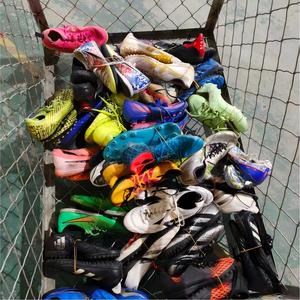 Chaussures <span class=keywords><strong>de</strong></span> <span class=keywords><strong>football</strong></span> d'occasion en gros, chaussures <span class=keywords><strong>de</strong></span> sport <span class=keywords><strong>de</strong></span> marque d'origine d'occasion, chaussures d'occasion <span class=keywords><strong>de</strong></span> haute qualité pour hommes - Product Image 5