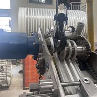 Machine de réparation sans tranchée pour canalisations d'égouts municipales, avec cage en spirale en acier et plastique DN300-5000 et bande de verrouillage pour système tuyau dans tuyau