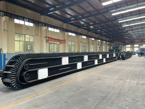 Courroie transporteuse en caoutchouc paroi latérale 1000mm ondulé incliné et raide manutention en vrac bord moulé anti-déversement ceinture d'élévation robuste - Product Image 5