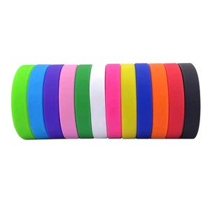 Braccialetti <span class=keywords><strong>in</strong></span> Silicone Personalizzati Divertenti ed Economici 2026, Basso MOQ, Regalo Promozionale, LUMINOSI al Buio - Product Image 4