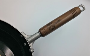 Good Design Good Quality Cheap Iron Wood <b>Handle</b> Gas Cooker Compatible Pancake Kitchen Hand <b>Pan</b> for Sale - Product Image 3