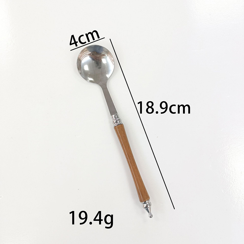 cuillère ronde à manche en bois argenté