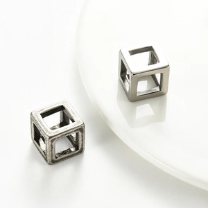 Collier avec pendentif cube creux 3D simple en acier inoxydable pour hommes et femmes, bijoux unisexes, collier géométrique, cadeau - Product Image 6