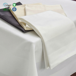 Servilletas de satén de algodón blancas de 18x18 pulgadas, elegantes para la mesa, ideales para la industria hotelera y organizadores de fiestas. - Product Image 1