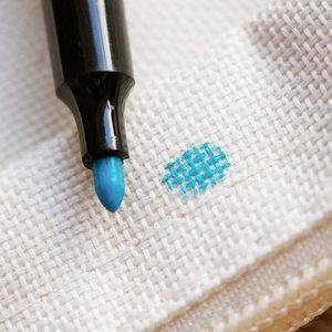 Ensemble de stylos marqueurs pour tissu de qualité supérieure avec 20 couleurs, pointe fine, marqueurs textiles pour projets artistiques personnalisés - Product Image 5
