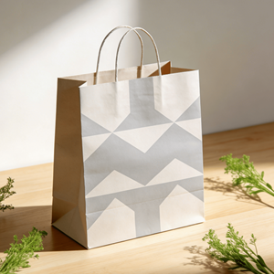 Bolsa de Regalo de Papel Kraft Pequeña con Asa Plana, Bolsa de Papel Artesanal Personalizada con Logotipo, Color Personalizado para Negocios - Product Image 2