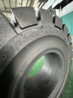 Pneus pleins pour chariot élévateur JUNENG 23x9-10 de 10 pouces, roues en caoutchouc fabriquées à Jiangsu