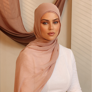 Hijab en coton modal de qualité supérieure avec pompon élégant imprimé long sous-capuchon pour un usage quotidien au printemps et en été pour les musulmans - Product Image 1
