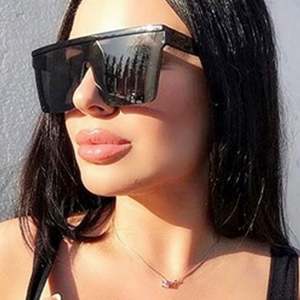 Gafas de Sol Retro de Moda al por Mayor para Mujer, Negras, Extra Grandes, con Lentes de Espejo, Parte Superior Plana, Cuadradas, para Hombre y Mujer - Product Image 3