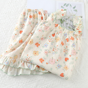 Set Pigiama Estivo da Donna Personalizzato in Cotone Traspirante, con Morbida Canotta e Pantaloncini con Elastico in Vita per Notti Confortevoli - Product Image 6