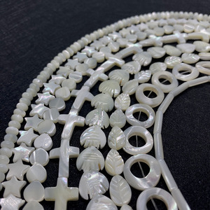 Perle en forme de feuille ovale ronde, perle sculptée en coquille de papillon blanche, <span class=keywords><strong>breloque</strong></span> multi-formes pour la fabrication de colliers, bracelets et bijoux DIY - Product Image 3