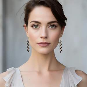 Женские позолоченные серьги-капельки с фианитами - Product Image 2