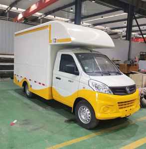 Camion léger Foton, camion de vente de carburant, transmission manuelle, vente de voitures, vente directe d'usine - Product Image 4