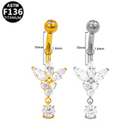 Gaby Wholesale ASTM F136 Titane Piercing de nombril de mariage motif trèfle avec pendentif cœur incrusté de zircon, style mode et personnalité