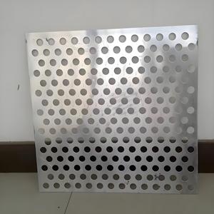 Paneles de malla metálica perforados expandidos doblados y cortados personalizados Rejillas de altavoz perforadas de <span class=keywords><strong>acero</strong></span> inoxidable/galvanizado - Product Image 4