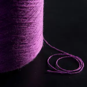 Экологически чистая вязальная пряжа для свитеров 30 нм/2 окрашенная хлопчатобумажная пряжа