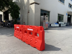 Barrière remplie d'eau à trois trous de <span class=keywords><strong>65</strong></span> <span class=keywords><strong>cm</strong></span> de haut - Product Image 4