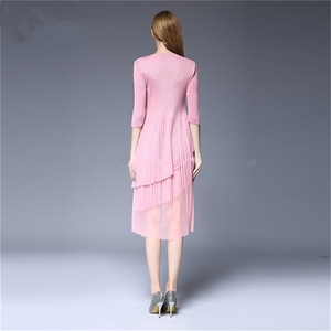 Las mujeres Sexy cuello en V Casual vestidos de encaje de mujeres Midi hueco nuestra malla vestido Miyake pliegues vestidos - Product Image 6