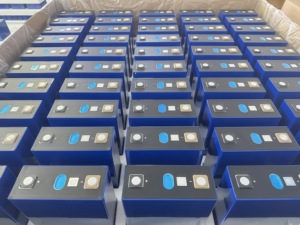 新型 3.2V Lifepo4 高容量 DESAY 280Ah 8000 次循环可充电 Lifepo4 电池方形电芯，用于储能太阳能 - Product Image 4