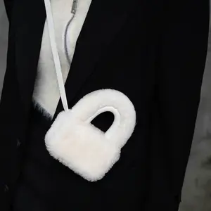 फैशन कंधे ऊन भेड़ का बच्चा दूत बैग सर्दियों नई फर हैंडबैग महिलाओं के डिजाइनर लक्जरी छोटे Crossbody बैग