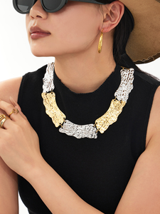 Collier en acier inoxydable de style médiéval, pendentif géométrique unique, chaîne de collier en forme de lame - Product Image 2