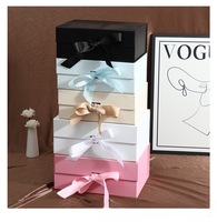 Carton à rabat de luxe personnalisé emballage de boîte cadeau magnétique en papier noir avec insertion boîte cadeaux en papier magnétique en carton
