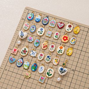Collar con Colgante de Acero Inoxidable con Diseño Floral Vintage, Esmalte Pintado a Mano con Rosas, Lirios y Tulipanes, para Mujer, Día de San Valentín, Bufanda de Seda - Product Image 2