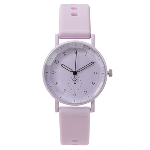 Venta al por mayor de fábrica: Nuevo reloj de cuarzo de aleación de moda en colores caramelo, con correa de silicona de 16 mm, puntero de cristal de 9 mm, estilo universitario sencillo para hombres y mujeres. - Product Image 3