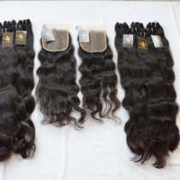 Vague naturelle Fournisseur d'extension de cheveux humains Paquets de cheveux bruts avec fermetures Hd Fournisseurs de cheveux de temple indien bruts vierges non traités
