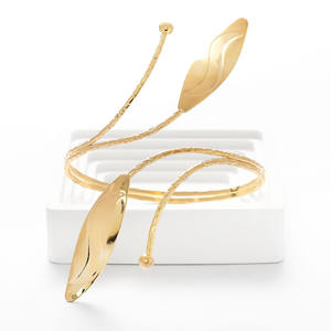 Elegante brazalete en forma de hoja, joyería de moda, pulsera de brazo superior, puños de brazo ajustables para mujer, cadena de cuerpo Boho Chic - Product Image 3