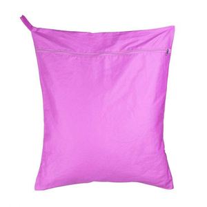 Échantillon Gratuit : Sac de Lavage pour Animaux de Compagnie avec Fermeture Éclair Sécurisée et Crochet de Suspension - Product Image 1