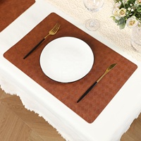 Sets de table en cuir PU à texture de cuir de vache personnalisée, bord cousu, isolés contre la chaleur, pour restaurant