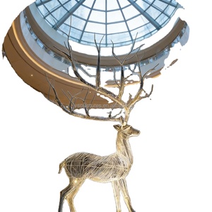 Sculpture de cerf en acier inoxydable tressé ajouré, décoration métallique personnalisée en fil d'acier pour expositions intérieures/extérieures (Service OEM/ODM) - Product Image 1