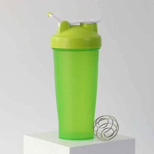 Bouteilles shaker en plastique colorées avec paille, sans BPA, pour la salle de sport et l'extérieur - Product Image 3