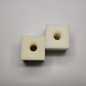 Bloque de cerámica de alúmina de alta calidad personalizado Industrial Al2o3 ladrillo de cubo de cerámica - Product Image 3