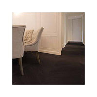 Parquet en bois massif composite à motifs en chevrons, sur mesure, pour la rénovation intérieure