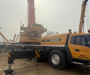 รถเครนเคลื่อนที่มือสอง SANY SAC2200 220 ตัน สำหรับทุกพื้นที่ รุ่น Stc1000t7 Stc1000c7 SAC2200 Stc550e5 SAC4500T - Product Image 4