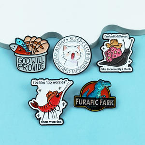 Broches à motifs d'animaux de dessins animés, badges personnalisés en forme de chapeau avec lettres anglaises, accessoires pour sacs à dos et vêtements - Product Image 3