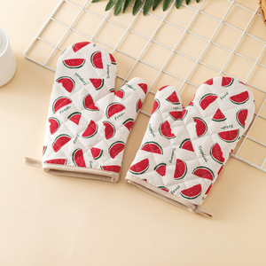 HUGS N RUGS Guantes de Cocina 100% Algodón Ecológicos con Diseño de Rayas, Aptos para Lavavajillas, Resistentes al Calor, 18x26cm, para Uso Multiusos - Product Image 1