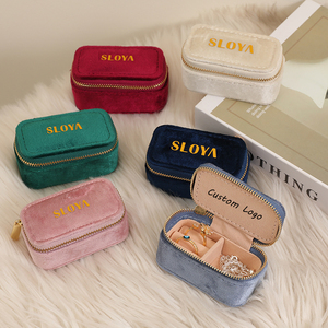 Boîte à bijoux de voyage miniature rectangulaire rose moderne en velours et carton avec fermeture éclair, logo personnalisé, luxe - Product Image 5
