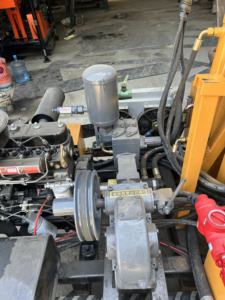 クローラーディーゼルタイプ<span class=keywords><strong>200m</strong></span>深油圧DTH水井戸掘削リグボアホールドリル用 - Product Image 2