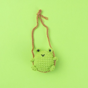 Pendentif canard en laine fait main au crochet, motif animal mignon, décoration pour rétroviseur de voiture, style Art Déco pour sacs d'école - Product Image 3