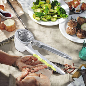 1pc Outil de décorticage manuel multifonctionnel en métal argenté pour noix, châtaignes et noisettes - Product Image 3