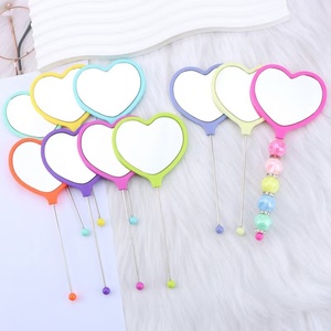 Espejo de Maquillaje Portátil de Mano con Forma de Corazón para Mujer, de Plástico, con Impresión de Logotipo Personalizable - Product Image 3