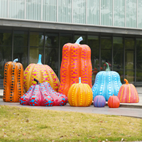 Sculpture de jardin extérieure MUSI Kusama en forme de citrouille à pois de grande taille, pièces décoratives en résine et acier pour aménagement paysager