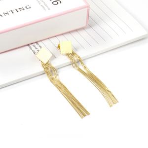 ต่างหูห้อยพู่สไตล์ยอดนิยม ชุบทอง 18K ของขวัญสำหรับงานปาร์ตี้ ทำจากสแตนเลสสำหรับผู้หญิง - Product Image 5