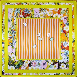 Tapete de Mahjong Floral Tropical Amarillo Brillante de 31.5 Pulgadas - Cubierta de Mesa de Neopreno Antideslizante y Reductora de Ruido para Mahjong, Póker y Juegos de Mesa - Product Image 2