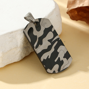 Yiwu Aceon <span class=keywords><strong>Tag</strong></span> anjing tekstur ukir <span class=keywords><strong>Camo</strong></span> persegi panjang pria ukuran standar ganda perak hitam baja tahan karat - Product Image 3